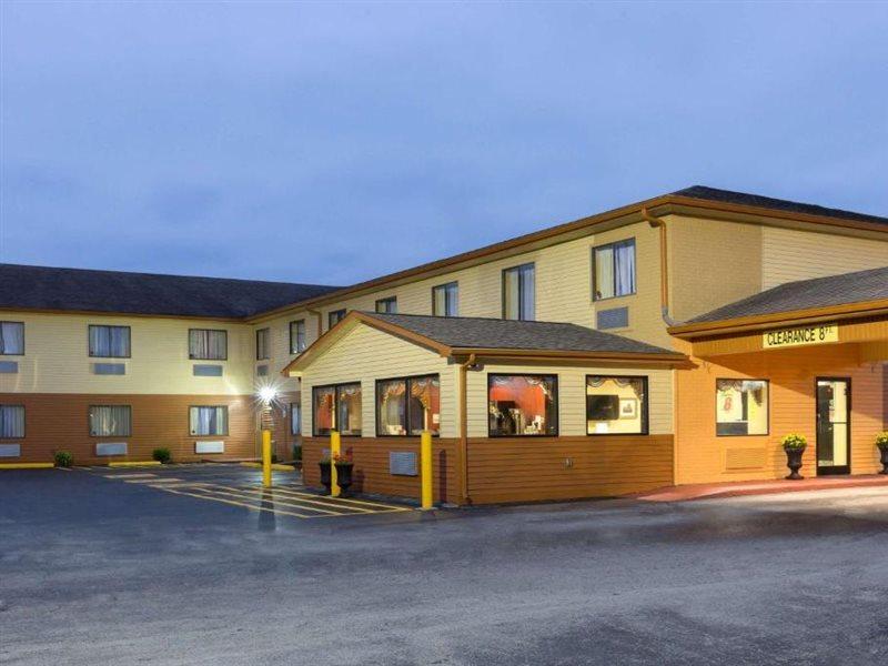Hotel Super 8 By Wyndham Richmond Esterno foto
