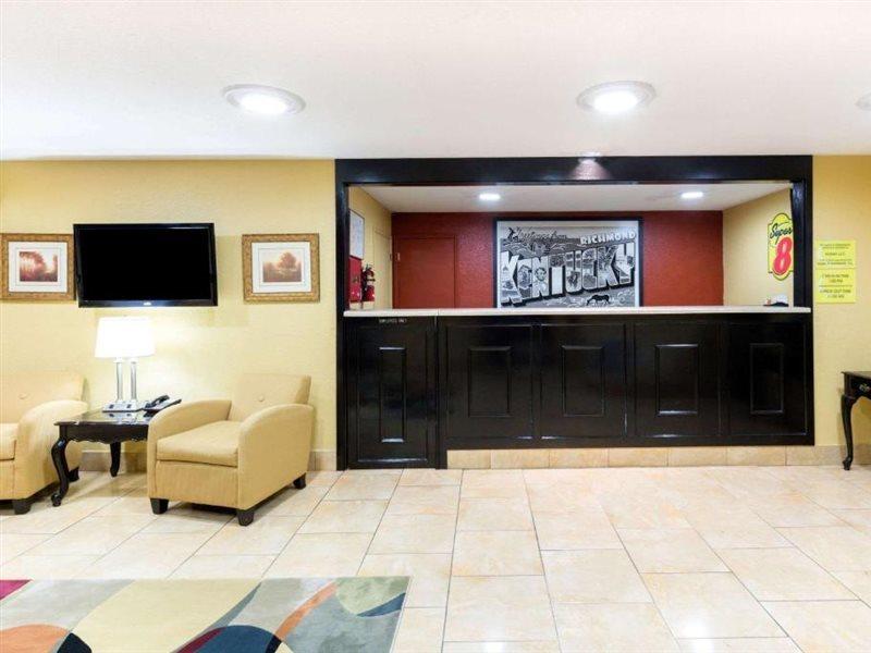 Hotel Super 8 By Wyndham Richmond Esterno foto