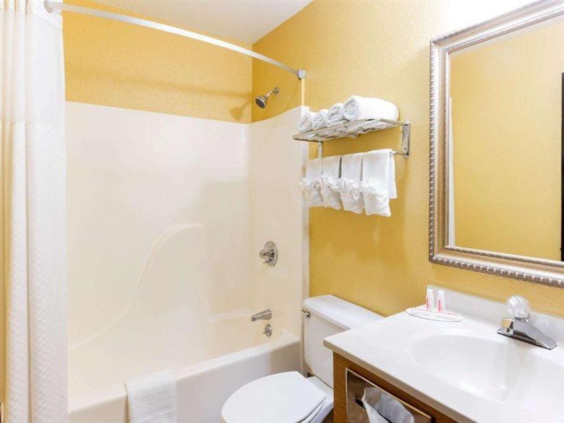 Hotel Super 8 By Wyndham Richmond Esterno foto