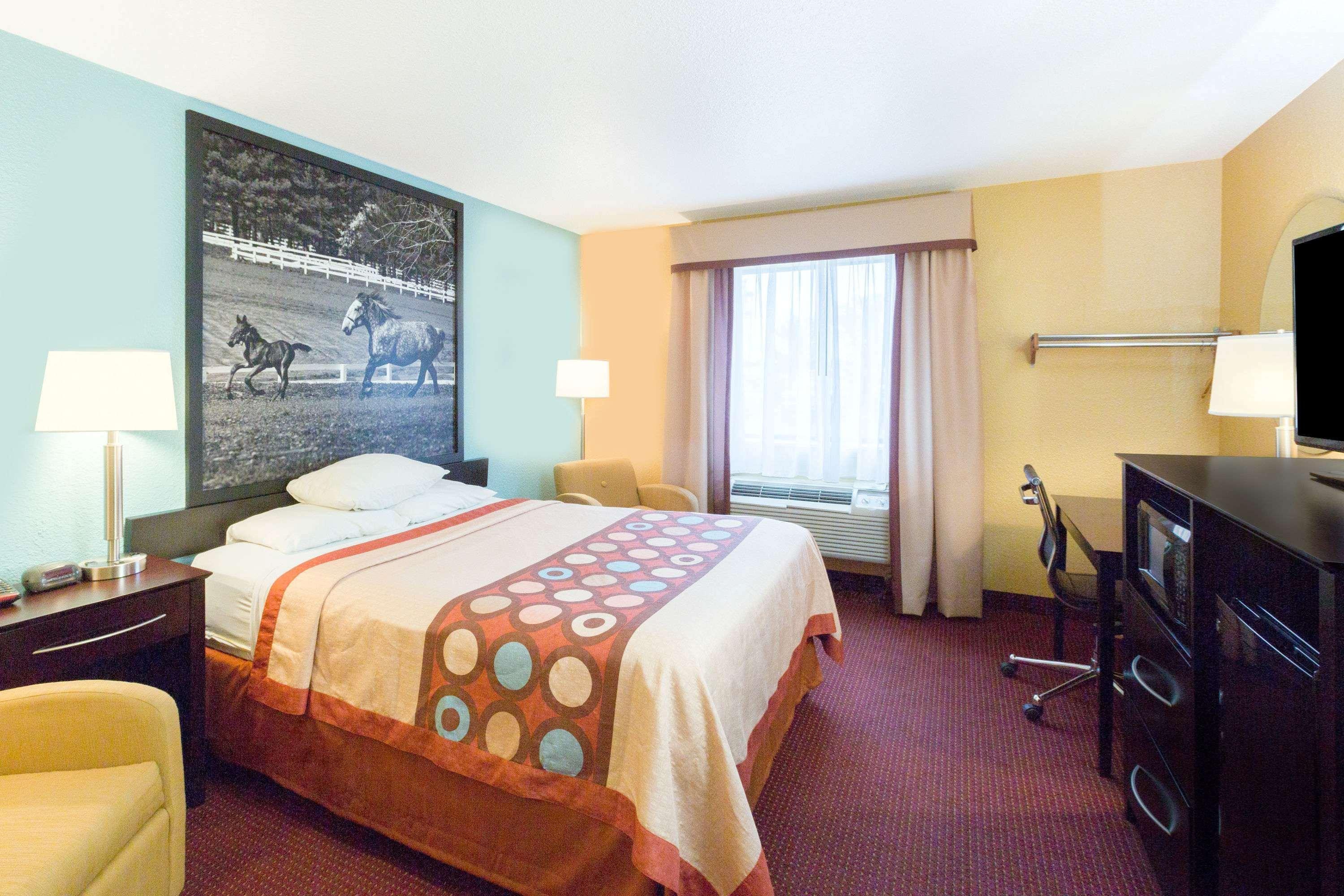 Hotel Super 8 By Wyndham Richmond Esterno foto
