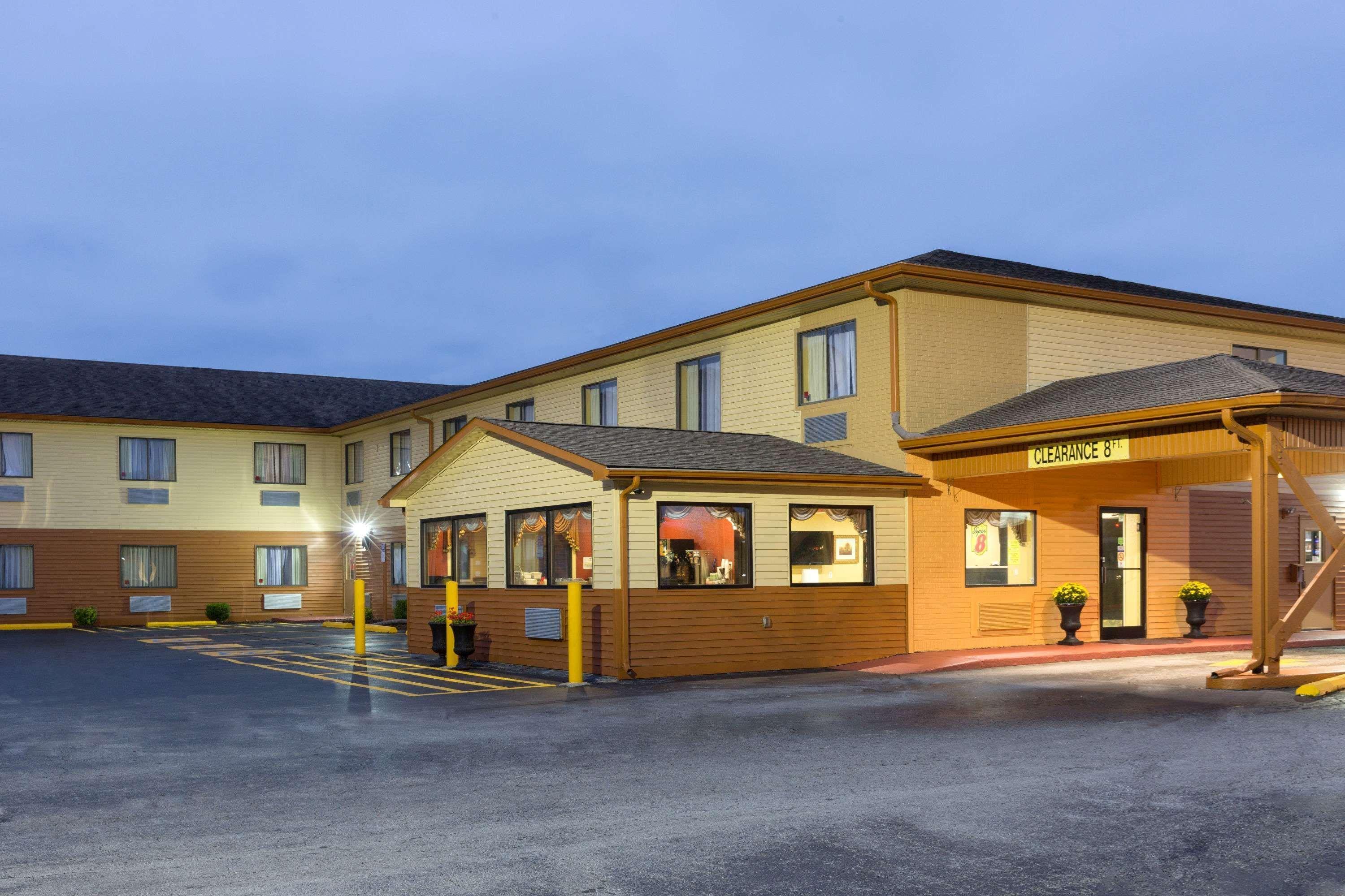 Hotel Super 8 By Wyndham Richmond Esterno foto