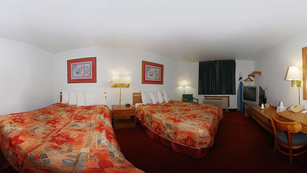 Hotel Super 8 By Wyndham Richmond Esterno foto